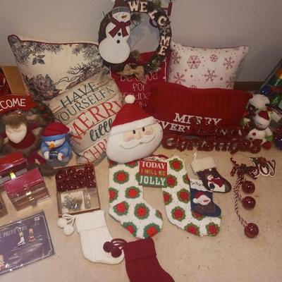 LARGE LOT OF CHRISTMAS DECORATIONS