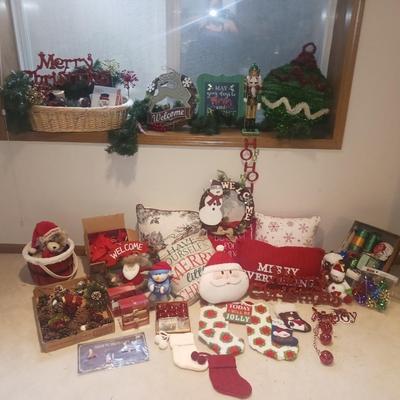 LARGE LOT OF CHRISTMAS DECORATIONS
