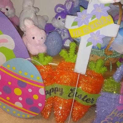 EASTER DECORATIONS
