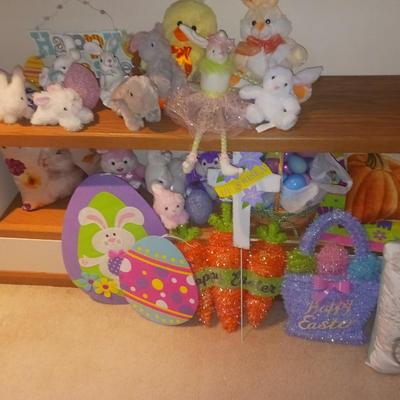EASTER DECORATIONS