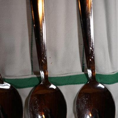 MCM 60'S KITCHEN SPOONS, STEAK KNIVES AND QUICKKLE EDGE KNIVES
