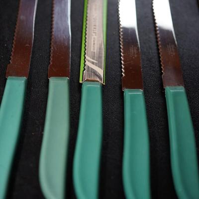 MCM 60'S KITCHEN SPOONS, STEAK KNIVES AND QUICKKLE EDGE KNIVES