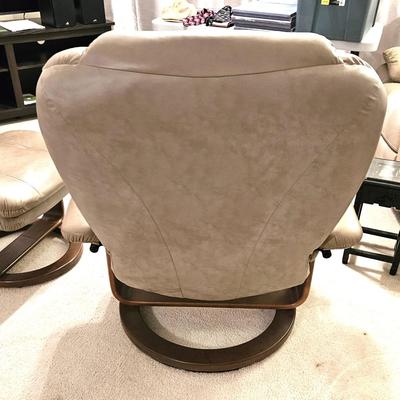 BEIGE LEATHER PALLISER RECLINER CHAIR AND OTTOMAN