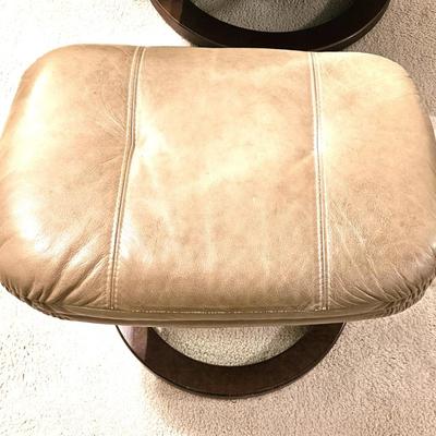 BEIGE LEATHER PALLISER RECLINER CHAIR AND OTTOMAN