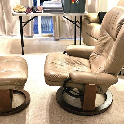 BEIGE LEATHER PALLISER RECLINER CHAIR AND OTTOMAN