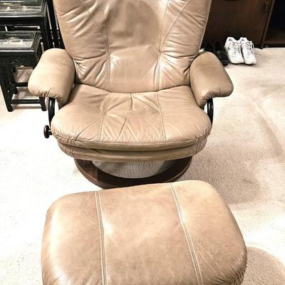BEIGE LEATHER PALLISER RECLINER CHAIR AND OTTOMAN