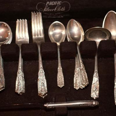 SERVICE FOR EIGHT 1940'S WESTMORELAND STERLING "MILBURN"PATTERN 48 PIECES