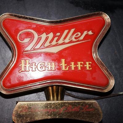 VINTAGE MILLER HIGH LIFE CASH REGISTER MOUNT LIGHT.