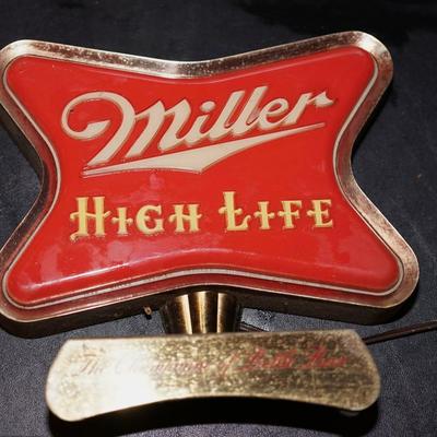 VINTAGE MILLER HIGH LIFE CASH REGISTER MOUNT LIGHT.