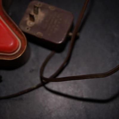 VINTAGE MILLER HIGH LIFE CASH REGISTER MOUNT LIGHT.