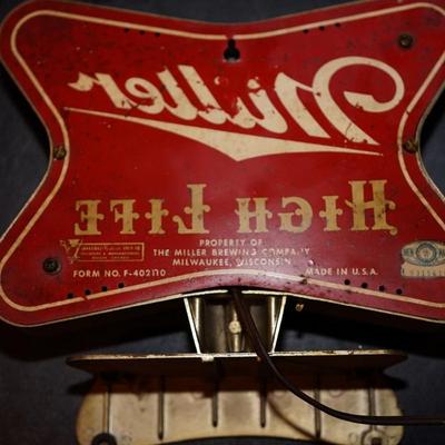 VINTAGE MILLER HIGH LIFE CASH REGISTER MOUNT LIGHT.
