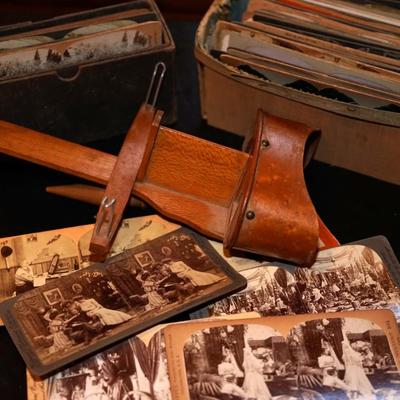 EARLY 1900'S BIRDS EYE MAPLE STEREO OPTIC VIEWER W/CARDS ( 40 )