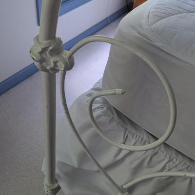 Cast Iron White Metal Bed Frame With Mattress & Box Spring (BR1)