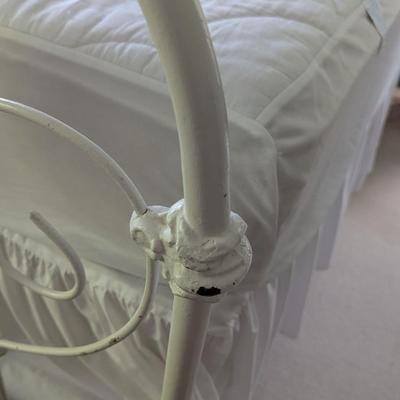 Cast Iron White Metal Bed Frame With Mattress & Box Spring (BR1)