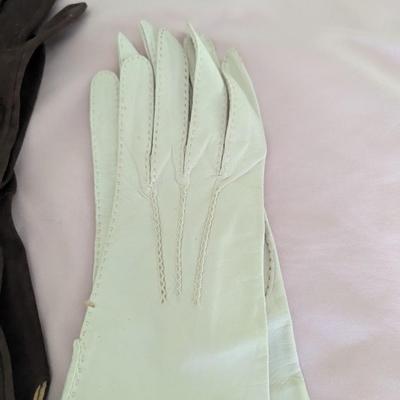 Vintage Women's Gloves One Pair Is Marked Macy Associates Italian Soft Leather (BR1)