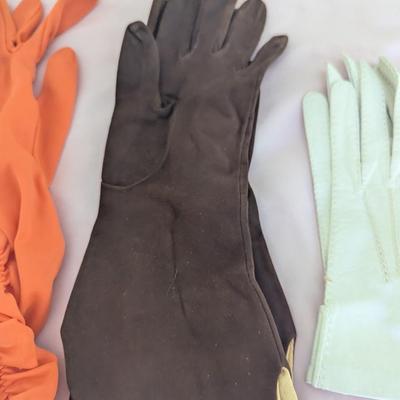 Vintage Women's Gloves One Pair Is Marked Macy Associates Italian Soft Leather (BR1)