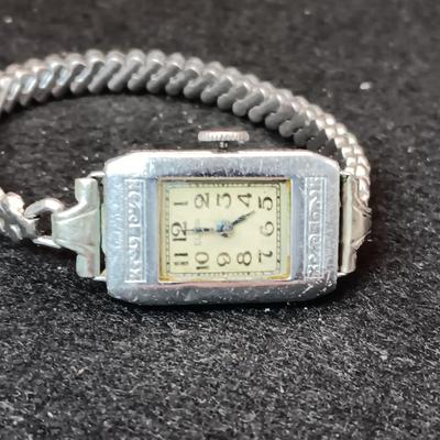 MENS BULOVA AND LADIES ELGIN WATCHES FOR PARTS OR REPAIR