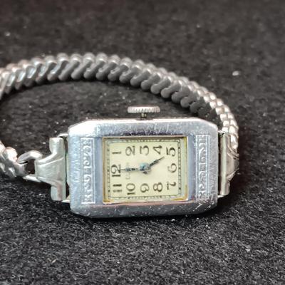 MENS BULOVA AND LADIES ELGIN WATCHES FOR PARTS OR REPAIR