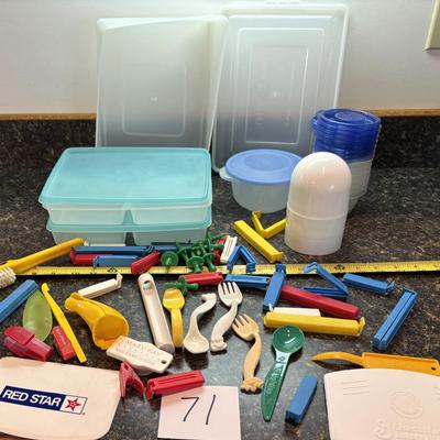 Plastic Kitchen Lot