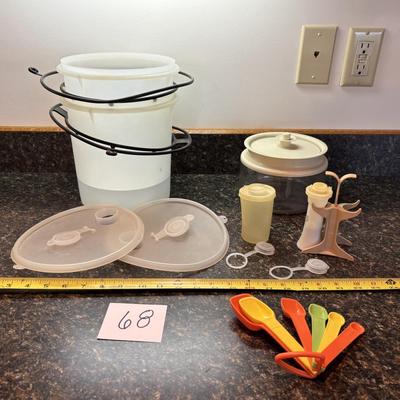 Tupperware Lot