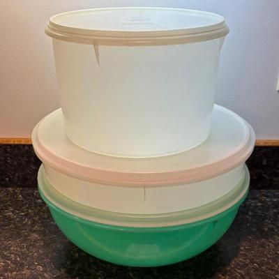 Tupperware lot