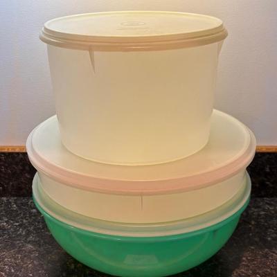 Tupperware lot