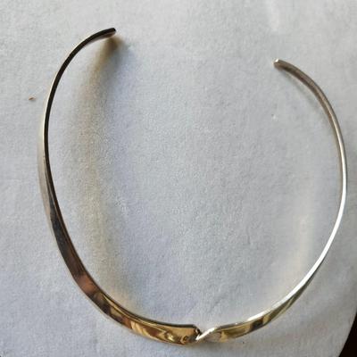 Vintage elegant choker
