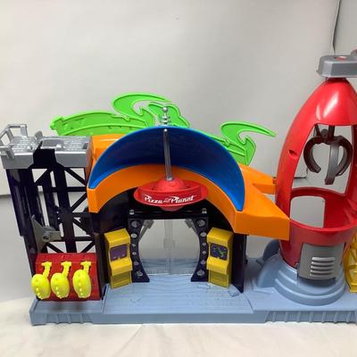 Disney Pixar Toy Story 4 Pizza Plant and Hot Wheels