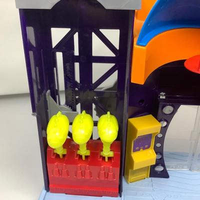 Disney Pixar Toy Story 4 Pizza Plant and Hot Wheels