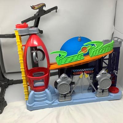 Disney Pixar Toy Story 4 Pizza Plant and Hot Wheels