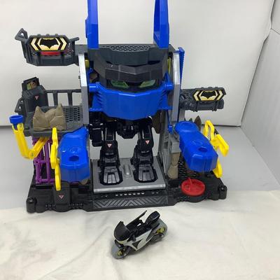 2015 Mettle Fischer Price Batman Bat Cave.