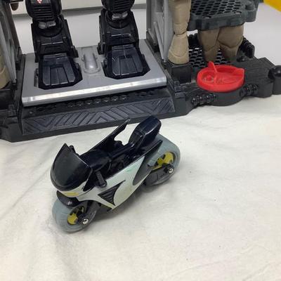 2015 Mettle Fischer Price Batman Bat Cave.