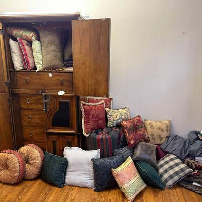 Lot 8: Dressers, Pillows & More