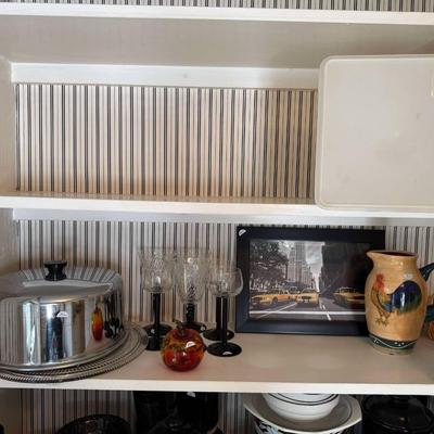 Lot 10: Kitchen Nook Selection