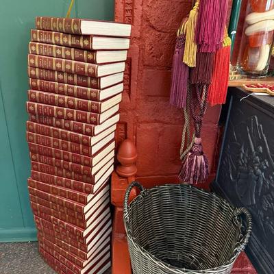 Lot 13: Hank the Deer, Decor Book & More