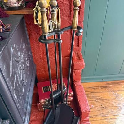 Lot 13: Hank the Deer, Decor Book & More