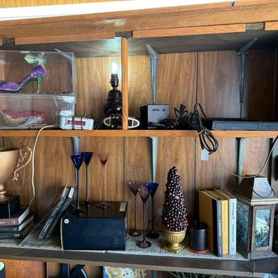 Lot 19: Desks, Bushes & More