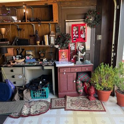 Lot 19: Desks, Bushes & More