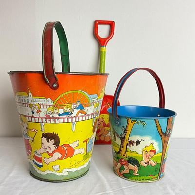 D937 Vintage T. Cohn Sand Pails With One Large Shovel