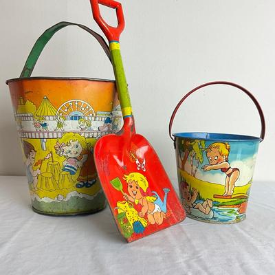 D937 Vintage T. Cohn Sand Pails With One Large Shovel