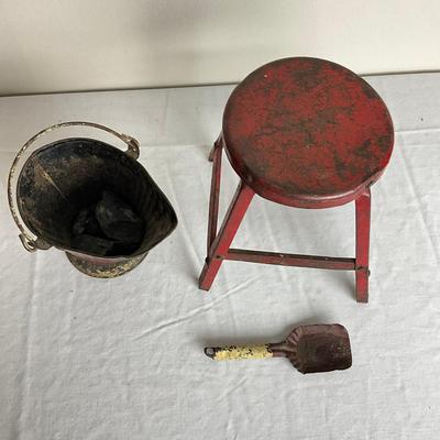 D947 Antique Child's Metal Stool With Coal Hod With Shovel & Coal