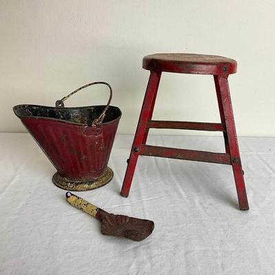 D947 Antique Child's Metal Stool With Coal Hod With Shovel & Coal