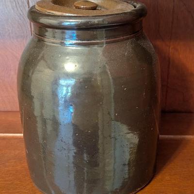 Glazed Stoneware Crock With Lid (D)