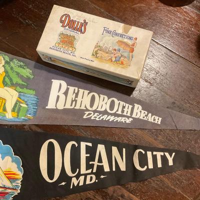 D981 Lot of Antique DOLLE'S Taffy Box with Vintage Ocean City, Rehoboth Beach Pennants