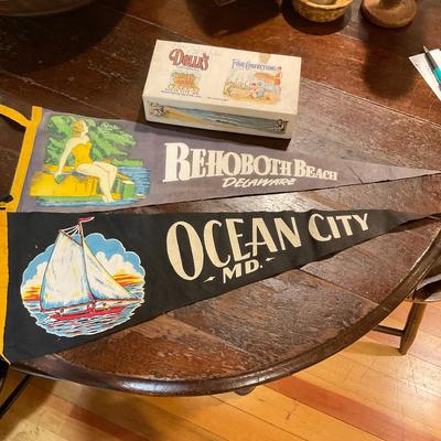 D981 Lot of Antique DOLLE'S Taffy Box with Vintage Ocean City, Rehoboth Beach Pennants