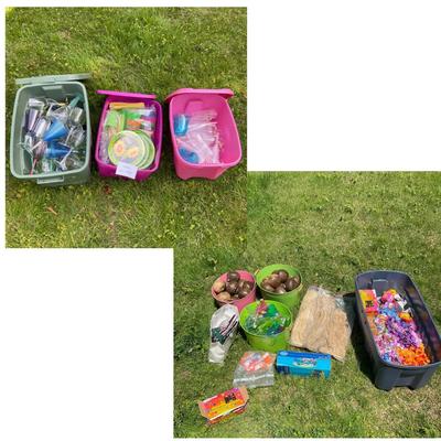 G1047 Large Lot of Summer Party Hawaiian Luau Supplies