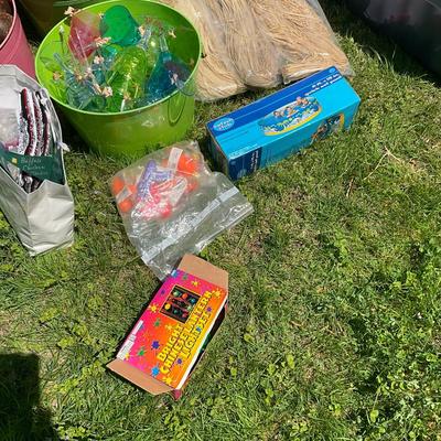 G1047 Large Lot of Summer Party Hawaiian Luau Supplies