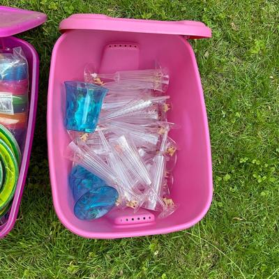 G1047 Large Lot of Summer Party Hawaiian Luau Supplies