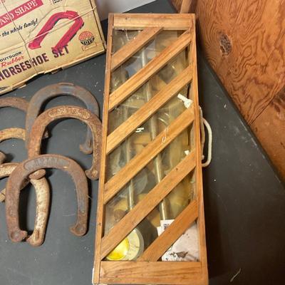 G1049 Vintage Horse shoe Set