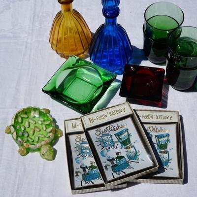 FUN GROUPING OF VINTAGE GLASS ITEMS TO INCLUDE/ HOSTESS TRAYS BEST WISHES/LUCITE TURTLE